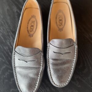 Tod's Grey (Silver) Gommino Driving Shoes in Leather